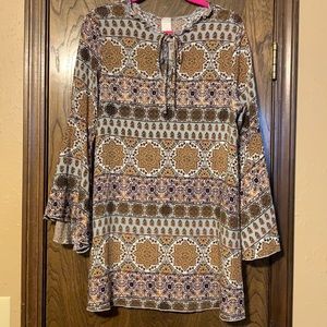 Lilypad, Size Large, Patterned dress, Cute Bell Sleeves